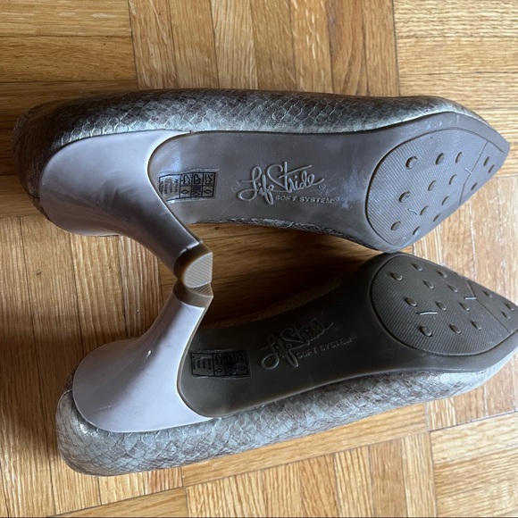 Life Stride Gold/Light Pink Dress Pump in Size 8M - Picture 4 of 5